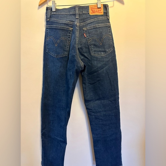 NWOT Levi Wedgie Straight sz 26 cropped - Picture 6 of 7